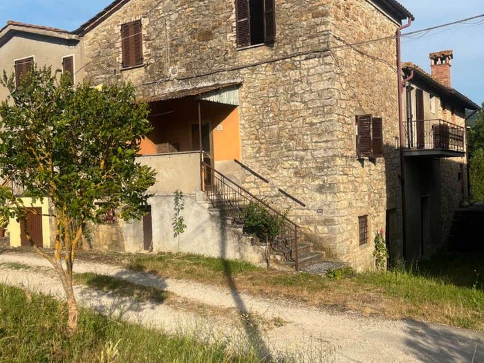 Casa quadrilocale in vendita in Via Pian di Marte, Lisciano Niccone