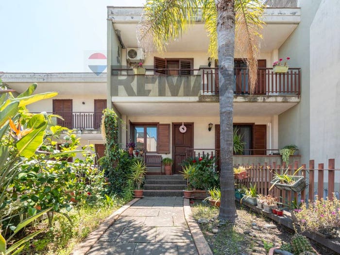 Casa con 6 locali in vendita in Via Taro, Pennisi Santa Maria Ammalati Piano d'Api, Acireale