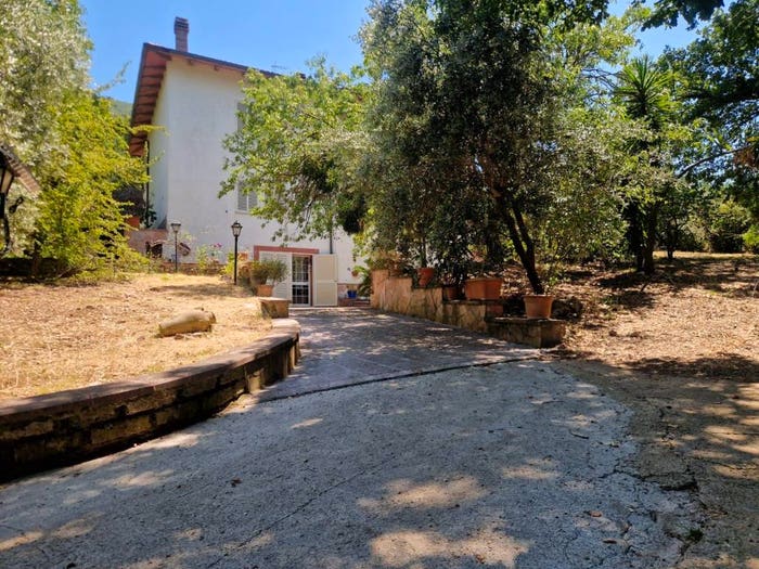 Casa con 6 locali in vendita in Via Ternana, Poggio Catino