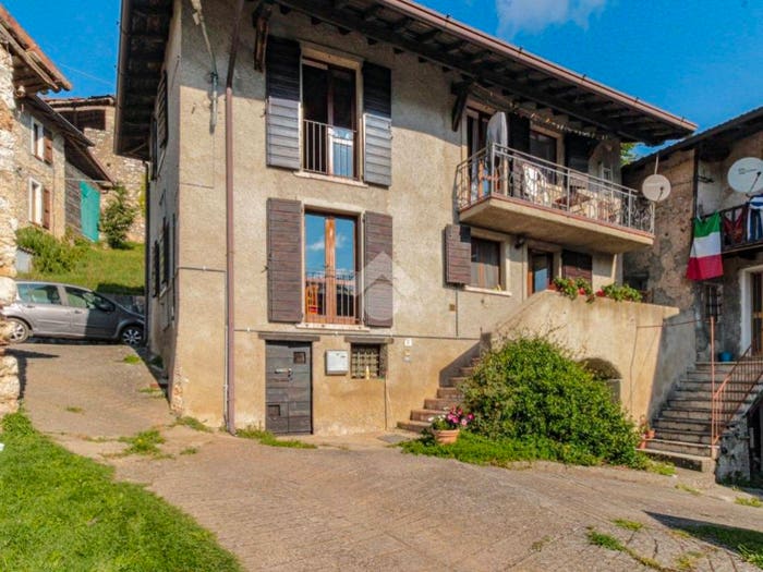Casa quadrilocale in vendita in Via Rocca, Gargnano