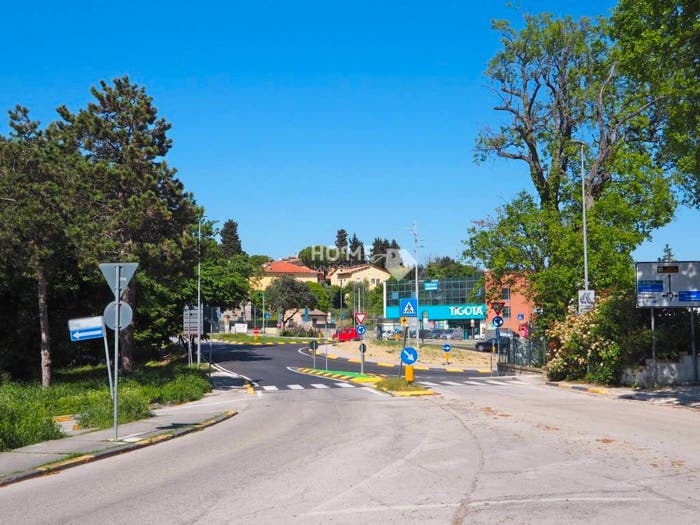 Appartamento con 5 locali in vendita in Contrada Collevario, Macerata