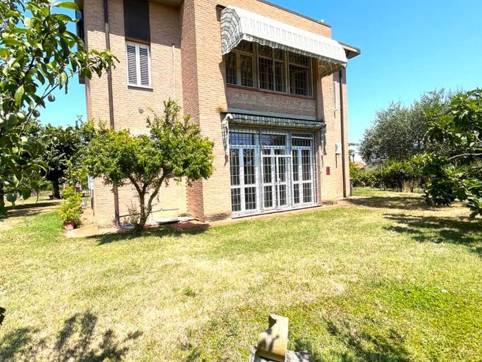 Casa con 6 locali in vendita in Via Savena Superiore, Centro, Minerbio