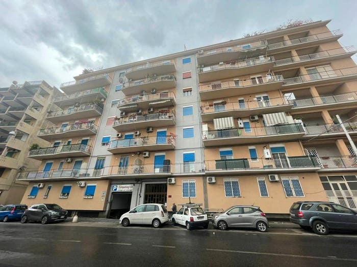 Appartamento con 5 locali in vendita in Via Ammiraglio Caracciolo, Rapisardi, Catania