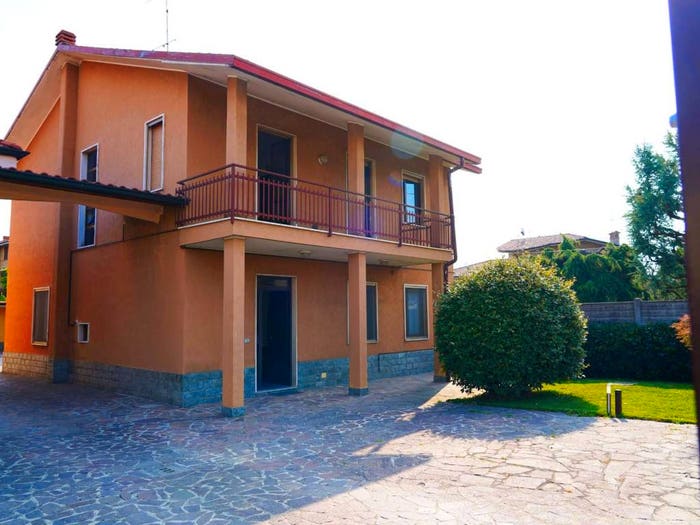 Casa con 5 locali in vendita in via ITALIA, Grezzago