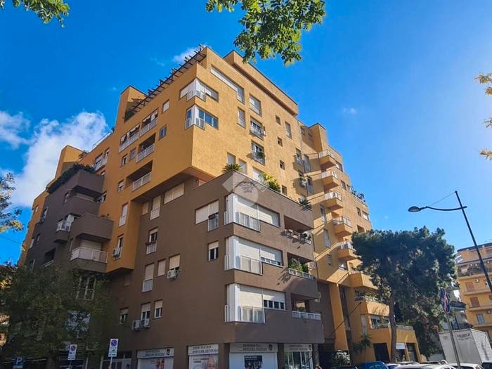 Appartamento quadrilocale in affitto in Piazza Unità D'Italia, Libertà Villabianca, Palermo