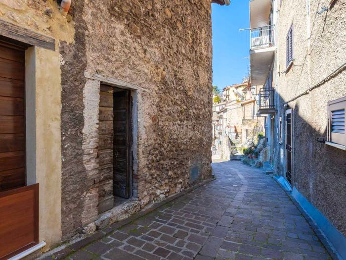 Appartamento bilocale in vendita in Via Umberto I, Centro, Poggio Bustone