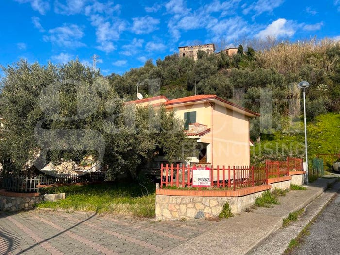 Casa quadrilocale in vendita in loc Acquavona, Longobardi
