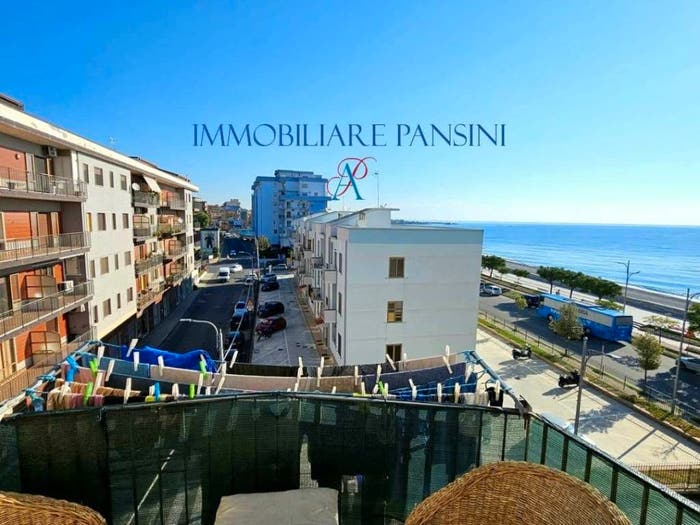 Appartamento quadrilocale in vendita in Via Murano, Catanzaro Lido, Catanzaro