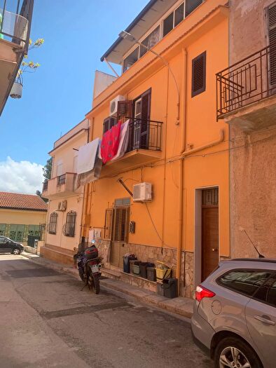 Appartamento con 10 locali in vendita in Via Guardione Francesco, Balestrate