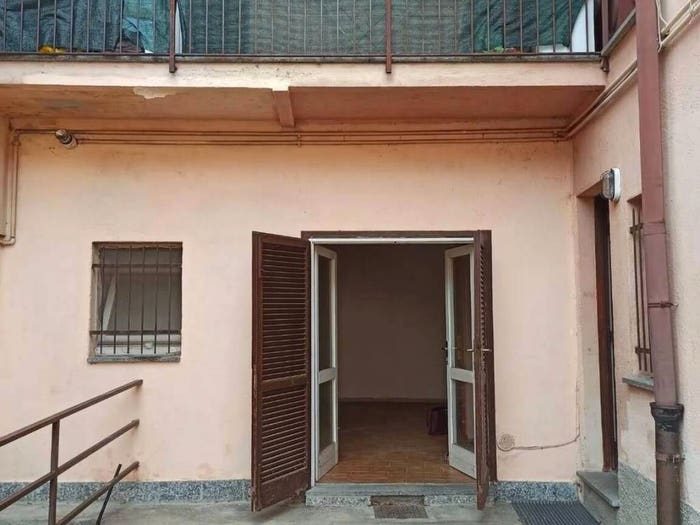 Appartamento trilocale in vendita in Via Ferruccio Pellini No Number, Marchirolo