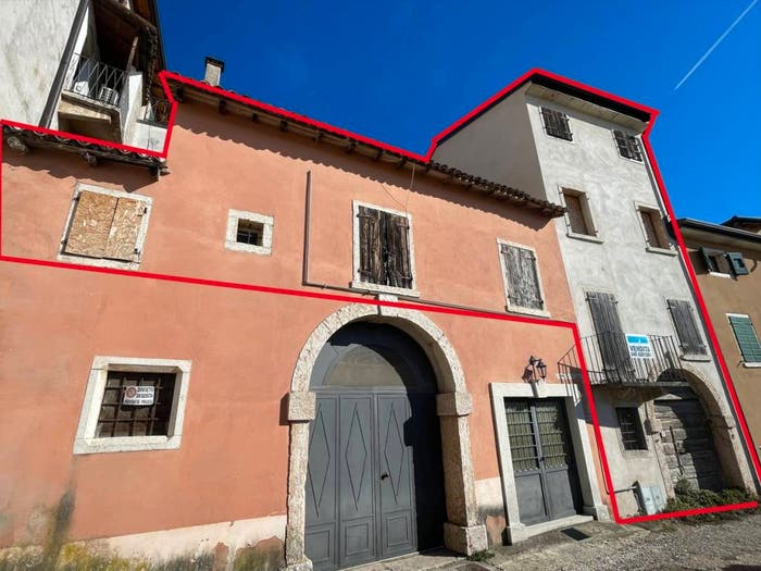 Casa con 6 locali in vendita in Corso Giuseppe Mazzini, Centro, Caprino Veronese