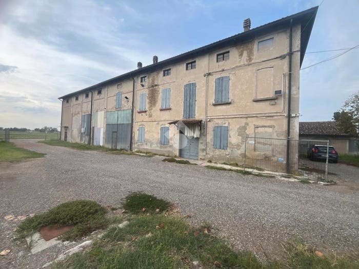 Casa con 6 locali in vendita in Strada Pescatora, Castelnovo di Sotto