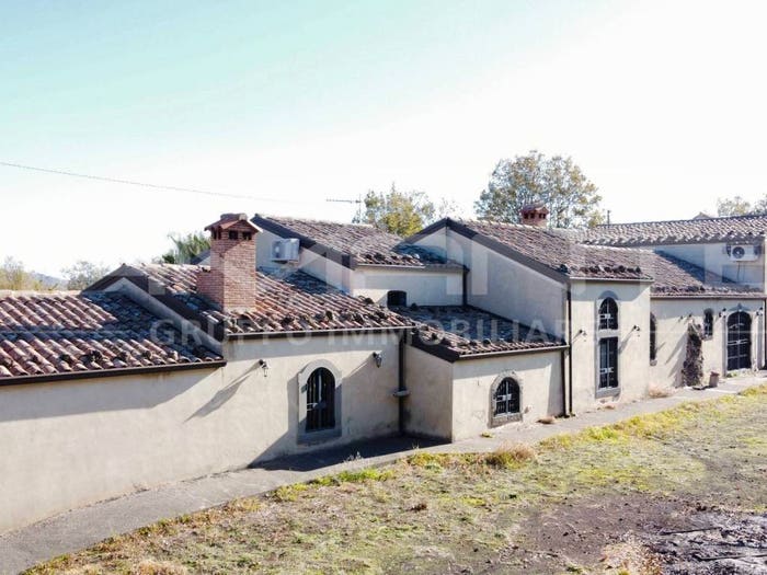 Casa con 6 locali in vendita in Via Nazionale, Linguaglossa