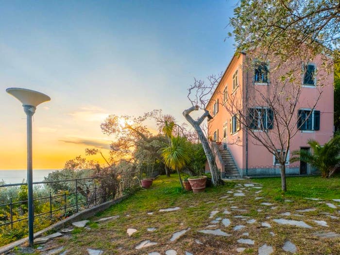 Casa con 6 locali in vendita in Bacezza Le Grazie Sant'Andrea di Rovereto, Chiavari