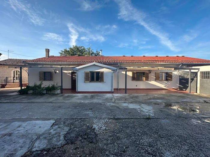 Casa quadrilocale in vendita in Via Case Tobia, Caramanico Terme