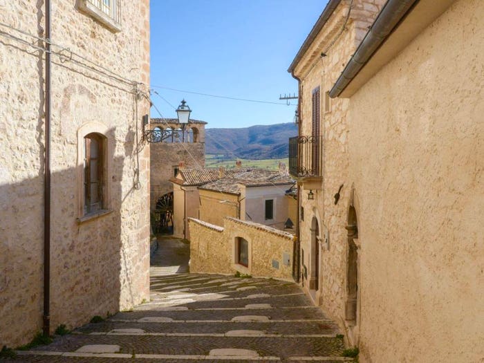 Case in Vendita e in Affitto - 2