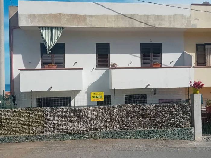 Casa quadrilocale in vendita in Contrada Caldara, Brancaleone Marina, Brancaleone