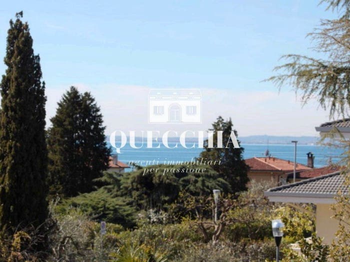 Appartamento con 5 locali in vendita in Via Campagnola, Centro, Bardolino