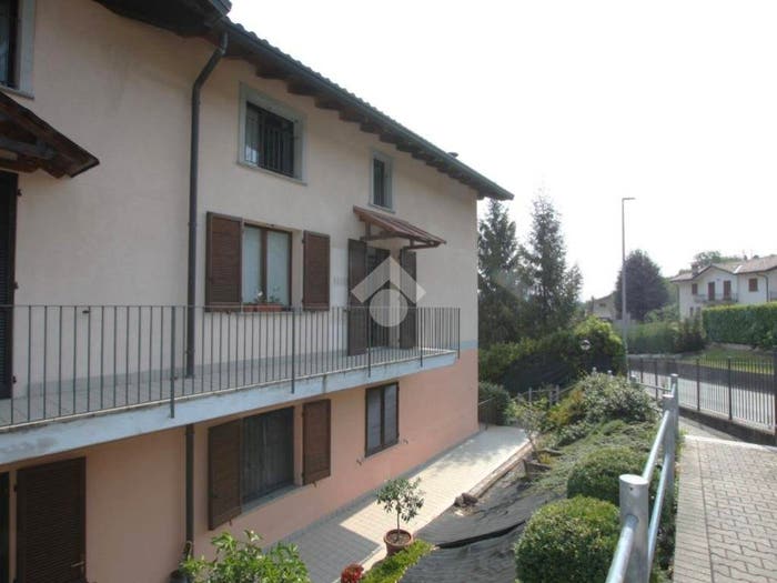 Appartamento trilocale in vendita in Via Ponte, Perego, La Valletta Brianza