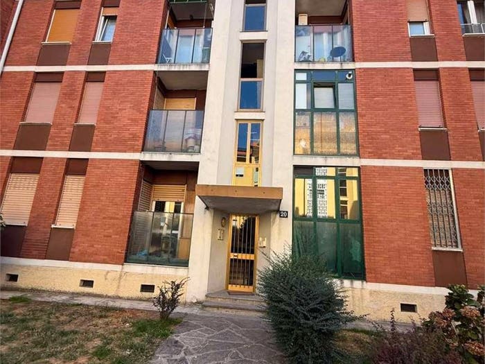 Appartamento con 5 locali in vendita in Via Val Trompia, Roserio, Milano