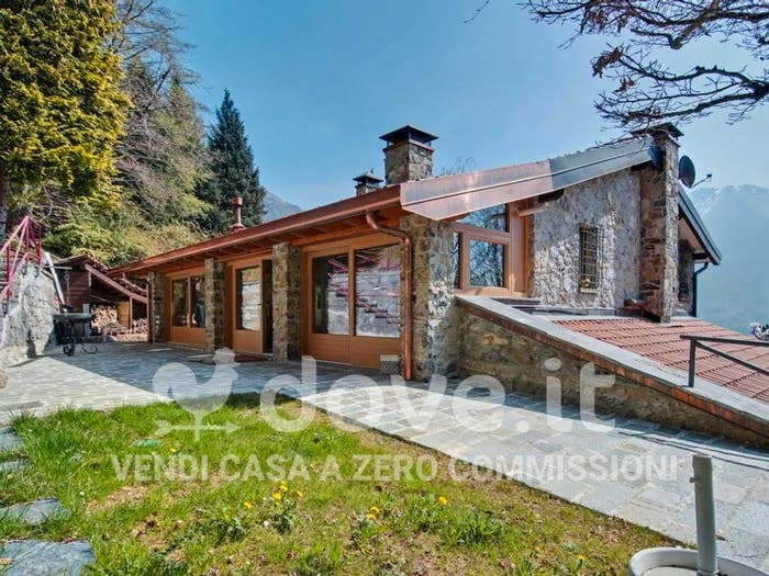 Casa con 6 locali in vendita in Dossena