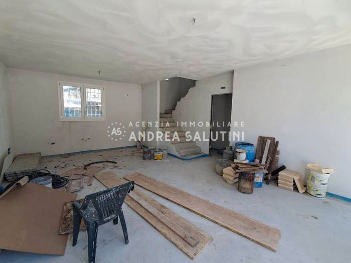 Casa con 5 locali in vendita in Via Salvo D'Acquisto, Centro, Bientina
