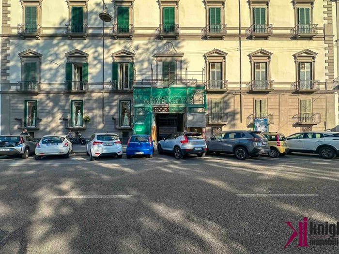 Appartamento con 6 locali in vendita in Riviera Di Chiaia, Chiaia, Napoli