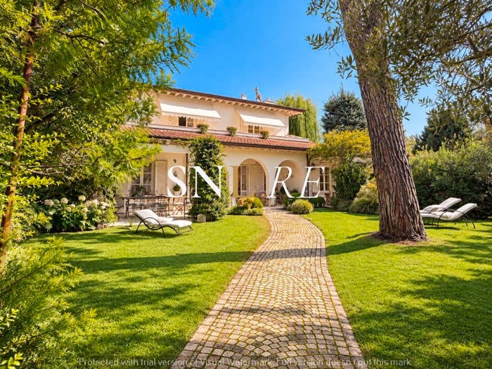 Casa con 6 locali in vendita in Via della Barbiera, Roma Imperiale, Forte dei Marmi