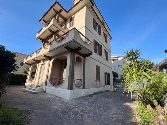 Casa con 6 locali in vendita in Via Emilia, Centro, Nettuno