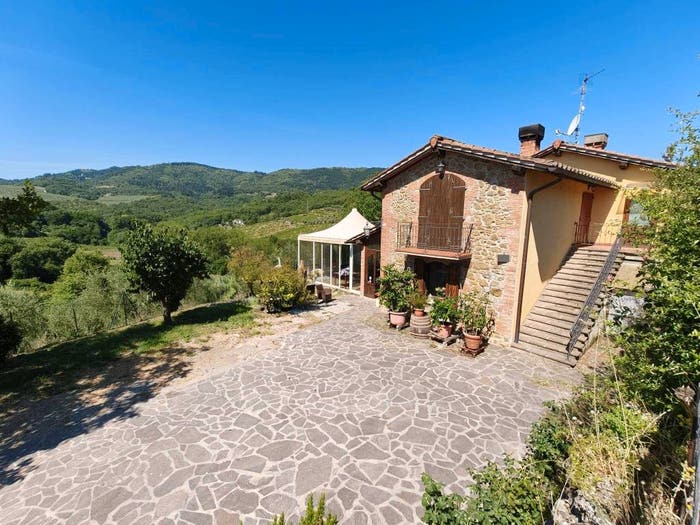 Casa con 6 locali in vendita in Via dei Colli, Cavriglia