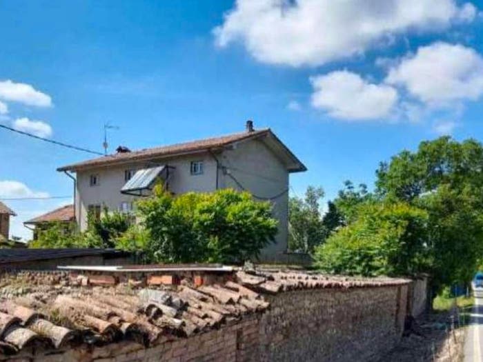 Casa con 6 locali in vendita in Via Tortona, Sale