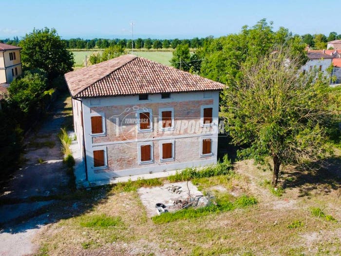 Casa con 6 locali in vendita in Via Panaria Bassa, Gorghetto, Bomporto
