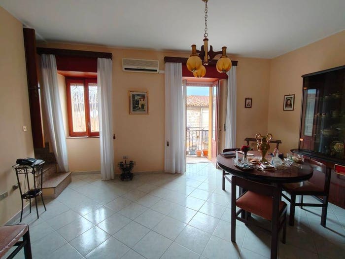 Casa quadrilocale in vendita in Via Luciano Orlando, Centro, Caronia