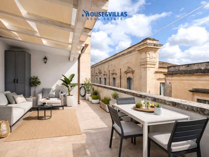 Casa con 5 locali in vendita in Via Silvio Spaventa, Centro, Noto