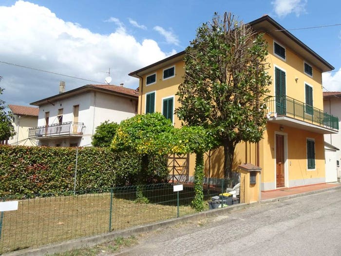 Casa con 6 locali in vendita in Via Vittorio Alfieri, Stazione Di Montale Agliana, Montale