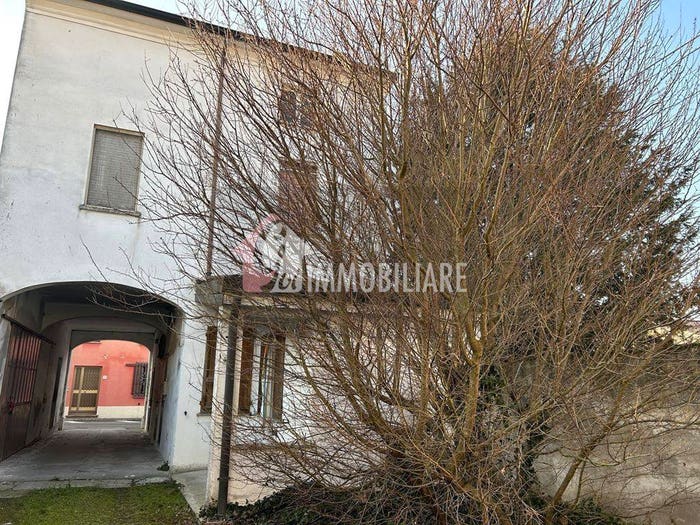 Casa con 6 locali in vendita in VIA fratelli bandiera, Rivarolo Del Re, Rivarolo del Re ed Uniti