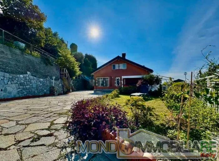 Casa con 6 locali in vendita in Località Rocca, Stella