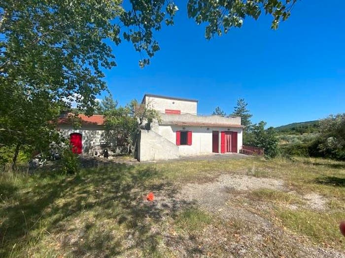 Casa con 5 locali in vendita in Strada Interpoderale San Martino, Agnone