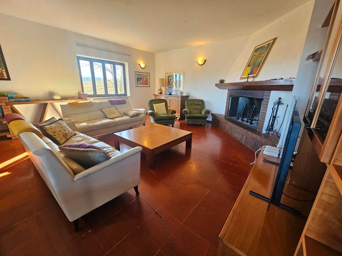 Casa con 6 locali in vendita in Frazione Mergnano San Savino, Camerino