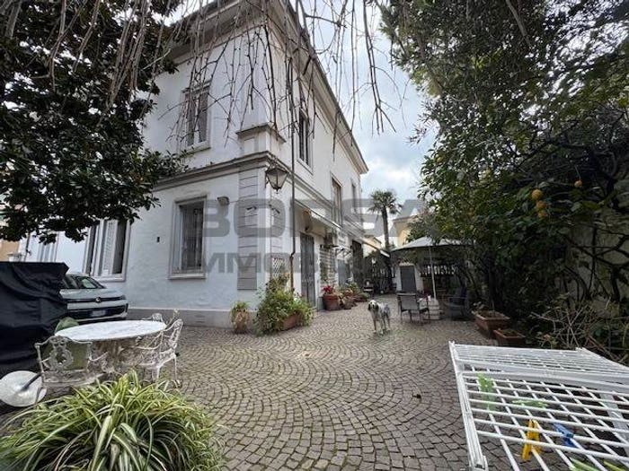 Casa con 6 locali in vendita in Via Giovanni Marradi, Piazza Roma Borgo Cappuccini, Livorno