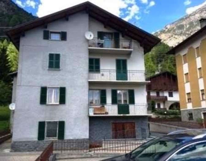 Appartamento trilocale in vendita in Via ai Forni snc, Premadio, Valdidentro