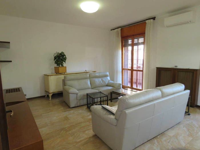 Appartamento con 5 locali in affitto in Via Enrico Toti, Sant'Agnese Università, Modena
