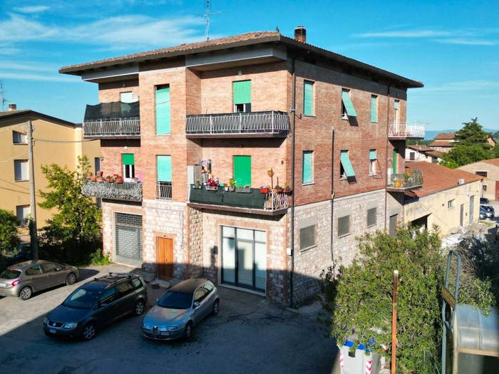 Casa con 6 locali in vendita in Via Assisi, Centro, Torgiano