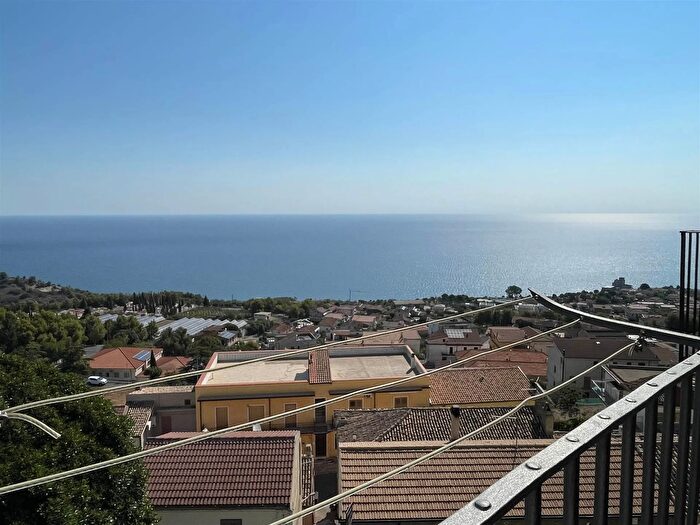 Appartamento bilocale in vendita in Roseto Capo Spulico