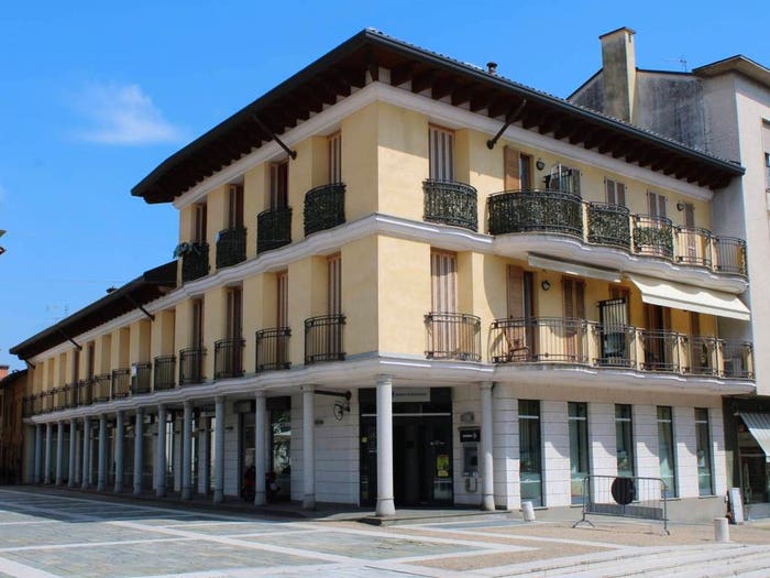 Appartamento trilocale in vendita in Piazza Giacomo Matteotti, Canegrate