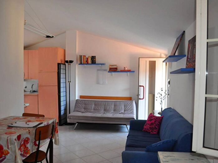 Appartamento trilocale in vendita in Piazza San Martino, Borghetto, Tuoro sul Trasimeno