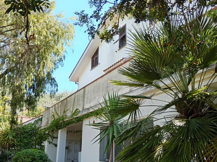 Casa con 6 locali in vendita in Strada Massabovi, Porto Maurizio, Imperia