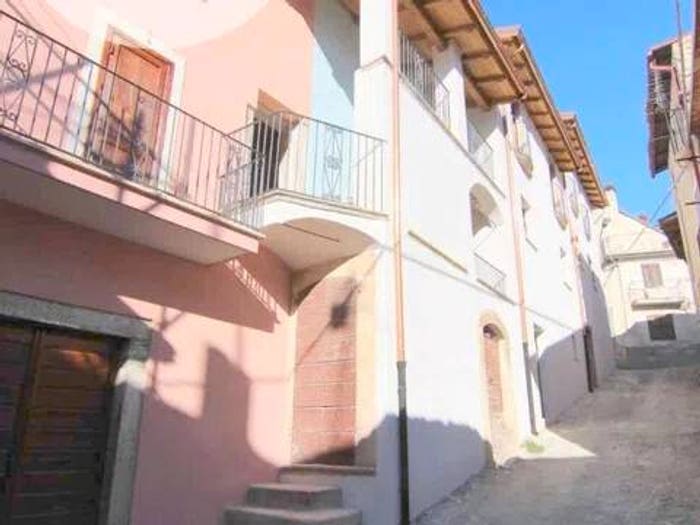 Casa bilocale in vendita in Vico Castellano, Paganica Tempera, L'Aquila