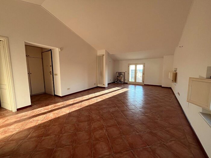 Appartamento trilocale in vendita in Seravezza