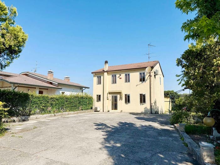 Casa con 6 locali in vendita in Via Spin, Nogara